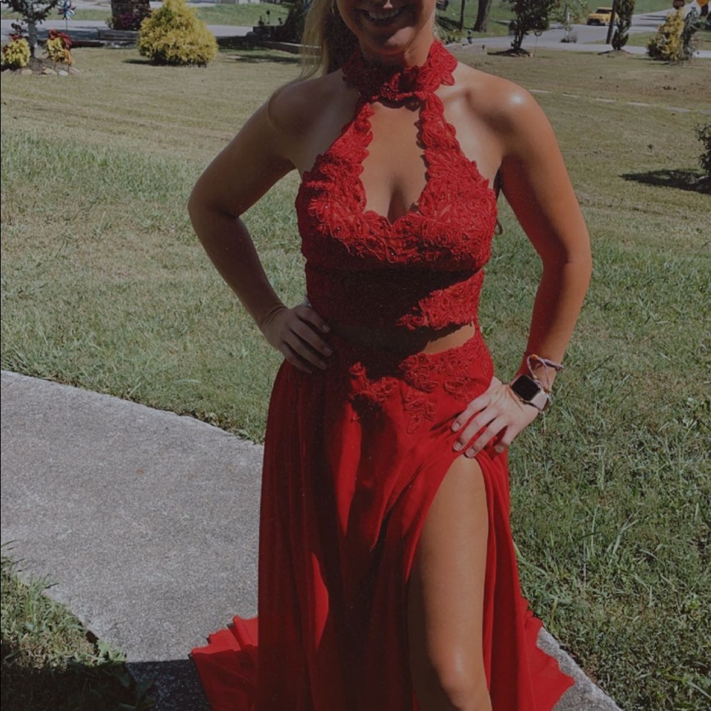 Faviana Hlamour size 6 from Bella boutique worn once for a military ball in 2019